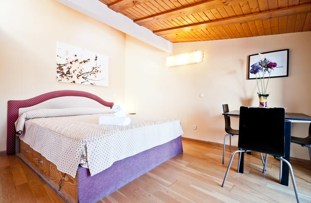 Puerta Del Sol VI Apartman Madrid Kültér fotó